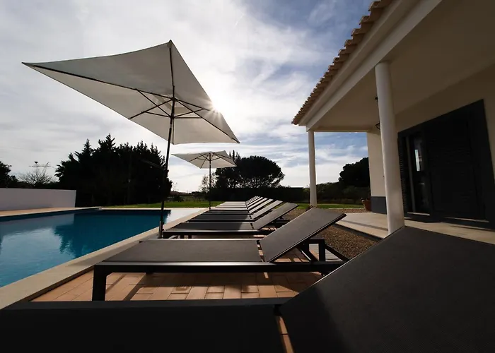 Villa Cajados Grande Setubal Charming Sleeps 12 Private Pool Spacious Garden
